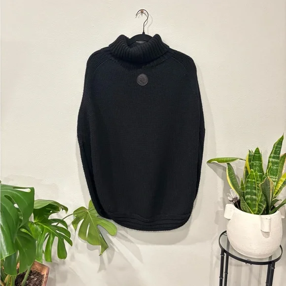 GucciVintage Poncho CapeSize Large
